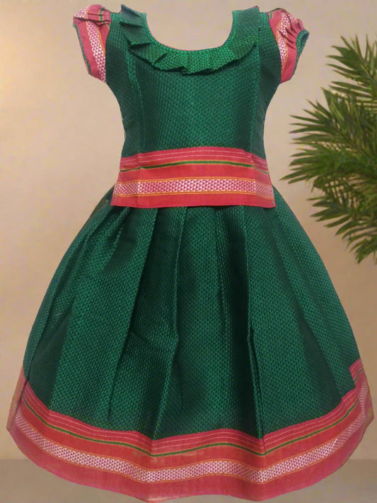 Khun Parkar polka pattupavadai